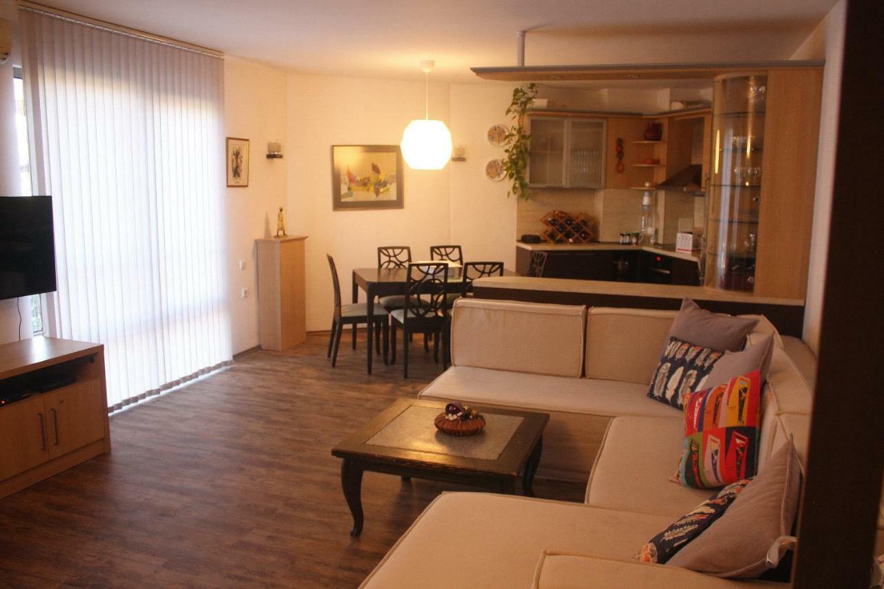 Central Square Apartment プロヴディフ エクステリア 写真